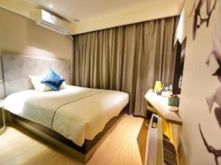 Magnotel Hotel Chengdu Taikoo Li Dongfeng Bridge A - Chengdu - 0