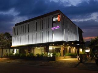Plan B Hotel - Padang - 0