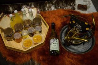 Hut on The Grove - 6