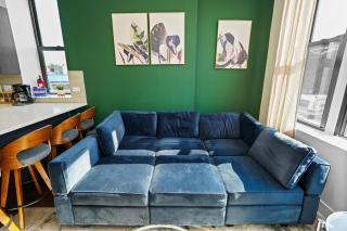 Spacious 420 Friendly 3BR Retreat Near McCormick Place and Soldier Field - Chicago - 1