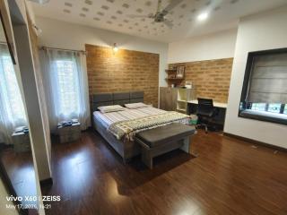 Lakefront Villa 3B2HKS Gated Society - Bangalore - 4