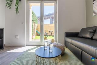1 STUDIO & 5 APPTS - 1 à 4 lits - 1 à 7 pers - max 31 pers - 1 immeuble - Confort, Flexibilité ------ ENGLISH - 1 STUDIO & 5 APTS - 1 to 4 beds - 1 to 7 guests - up to 31 - same building -- Cattenom - Hayange - 3