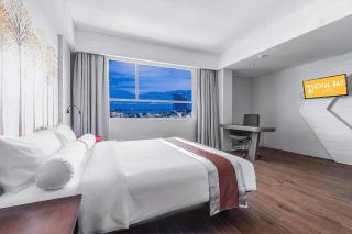 Royal Bay Hotel Makassar - Makassar - 3