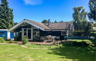 Cozy Home In Dronningmølle With Wifi - 0