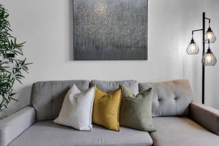 Centric 2BR In HEART of DTPHX Free Garage Parking - 6