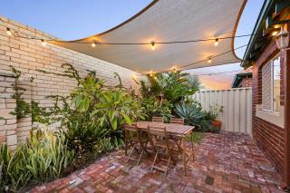Sunny Villa - modern, courtyard, five mins to Freo - South Fremantle - 7