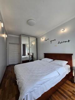 LUX 1 Bedroom Apartment near Gulliver Mall - Kiev - 5