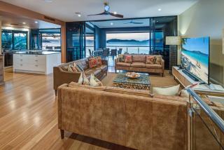 Edge 18 Waterfront Luxury - Hamilton Island - 9