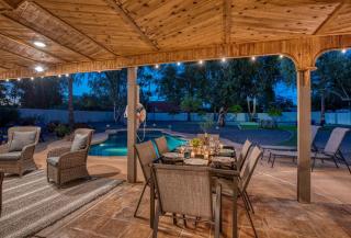 Scottsdale Free Heated Pool & Private Pickle Ball - Phoenix - 5