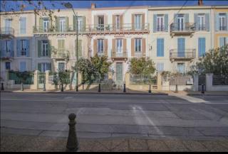T2 avec terrasse en rdc de maison de ville - Hyères - 1