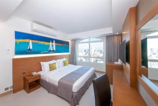 Ramada by Wyndham Beach Hotel Ajman - Ajman - 1
