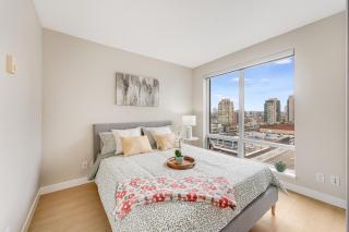 Designer 2 Bedroom Home in Central Urban Location - Vancouver - 6