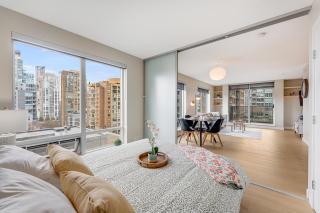 Designer 2 Bedroom Home in Central Urban Location - Vancouver - 5