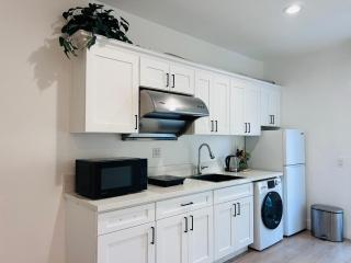 #Marbella Lane - Lit & Laid Back Eastvale Home - Corona - 8