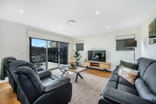 Villa1 New Modern Walk to shops 10min Airport CBD - Warrane - 0