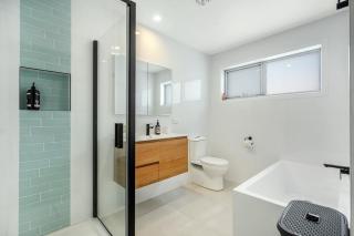 Villa1 New Modern Walk to shops 10min Airport CBD - Warrane - 5