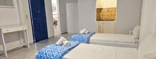 Hostel Pleasure Black Beach Parissa Santorini - 3