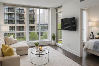 Bright and Airy 3 Bedroom with Open Layout and Balcony - Vancouver - 0