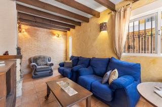 Sun terrace, barbecue and pool - 8