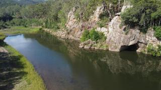 Honeybreeze - Scenic riverfront country farm - 1