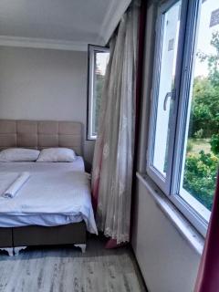 cheap rooms in the forest closest to the airport - Taşoluk - 1