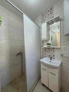 Shenk's apartments - 6