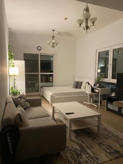 Studio with homely cozy and positive vibes - 0