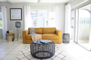 Perna Perna Stunning 3 BR Apartment Sea Views - Durban North - 0