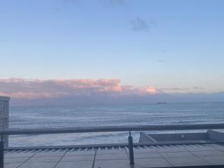 Perna Perna Stunning 3 BR Apartment Sea Views - Durban North - 6