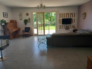 maison 85m2 avec piscine, jardin arboré, vue magnifique Pyrénées, 4 personnes - - 6