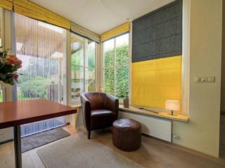 Picturesque Holiday Home in Oldenzaal with Jacuzzi - Oldenzaal - 3