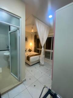 Breezebay beach road hotel Diani - 8