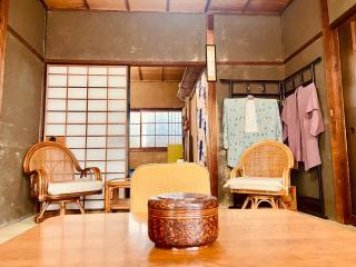 like living in a traditional Japanese house, Accessible! one group per day! - Hirakata - 1