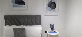 2br house eltham - 0