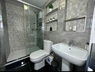 2br house eltham - 6