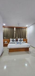 Hotel 4 Season - Vadodara - 5