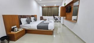 Hotel 4 Season - Vadodara - 2