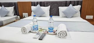 Hotel 4 Season - Vadodara - 1