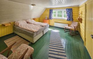 Amazing Home In Svelvik With Wifi - 1