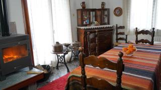 Traditional house infinite view - - 0