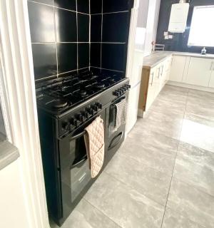 No. 206 - Spacious 5 Bed - Liverpool - 7