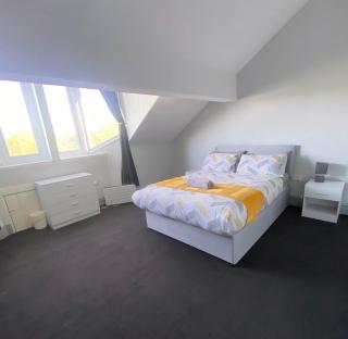 No. 206 - Spacious 5 Bed - Liverpool - 1