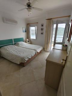 Bodrum Bosphorus Beachfront Villa for 9 people - Milas - 6