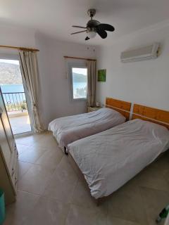 Bodrum Bosphorus Beachfront Villa for 9 people - Milas - 4