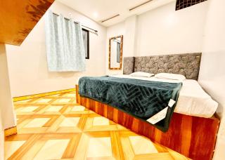Near Mahakal Temple # Hotel D-e-m-a-n-d ! ujjain, All Room Air conditioned And Spacious, with Wifi -BEST HOTEL IN UJJAIN - Ujjain - 2