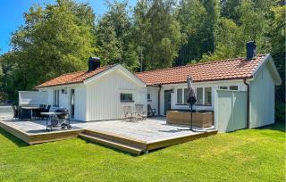 Awesome Home In Svineviken - - 9