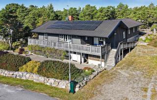 5 Bedroom Cozy Home In Resö - Resö - 9