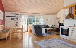 5 Bedroom Cozy Home In Resö - Resö - 8
