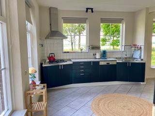 Enjoy the space and countryside at Het Hofhuys - Oosterwolde - 7
