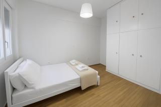 At Polyla 2 3BR Apartment 10m Walk to Metro - Athens - 4